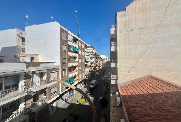 Segunda mano - Apartamento / piso -
Torrevieja - Centro