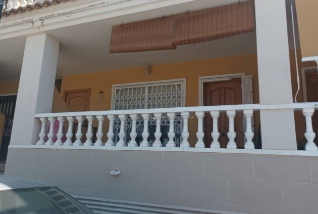 Segunda mano - Apartamento / piso -
Daya Nueva - Av. Almoradi