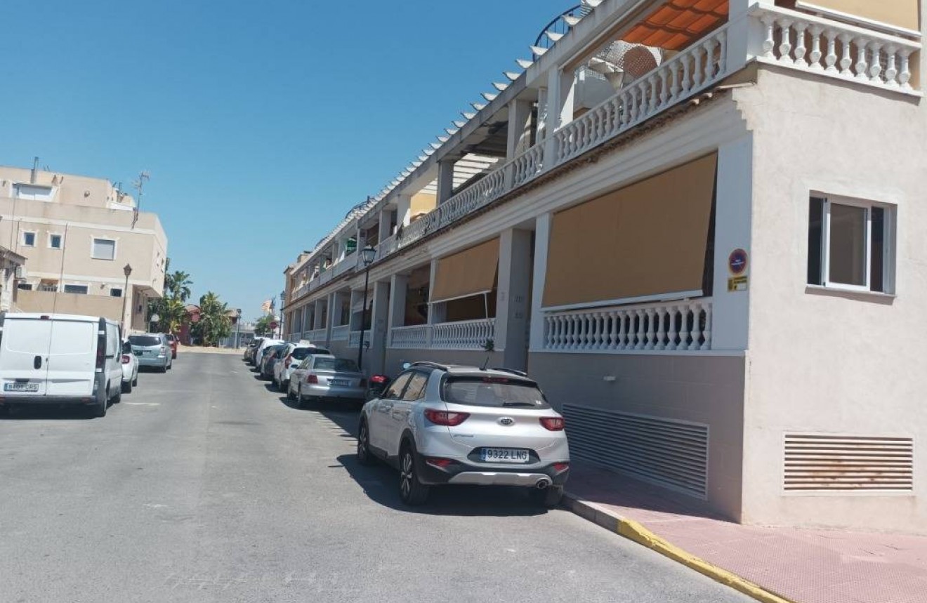 Segunda mano - Apartamento / piso -
Daya Nueva - Av. Almoradi