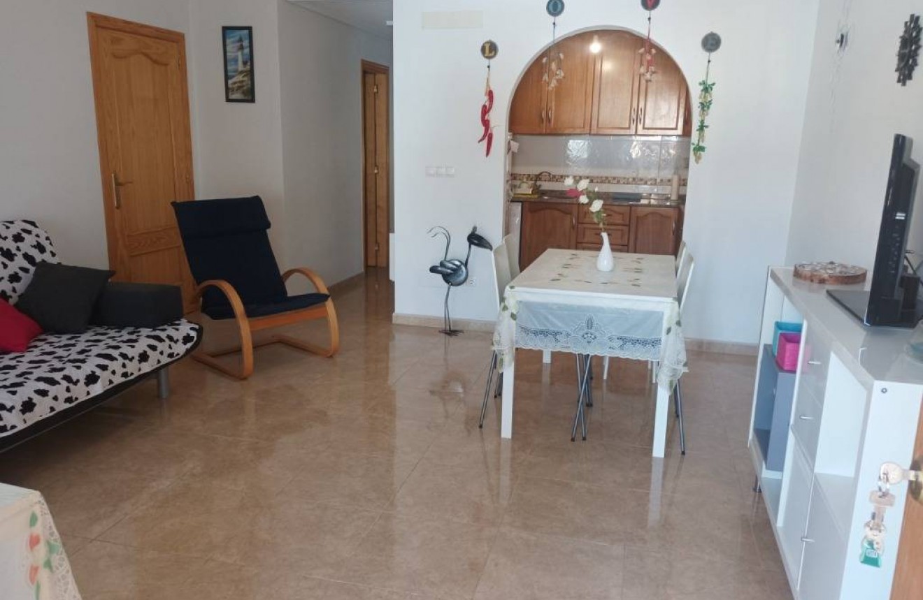 Segunda mano - Apartamento / piso -
Daya Nueva - Av. Almoradi