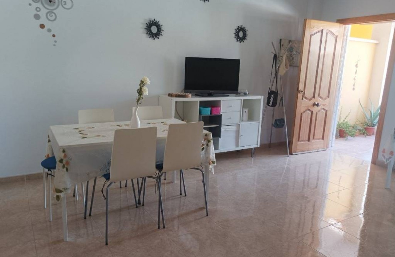 Aus zweiter Hand - Wohnung -
Daya Nueva - Av. Almoradi