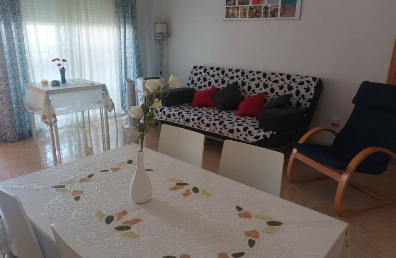 Aus zweiter Hand - Wohnung -
Daya Nueva - Av. Almoradi