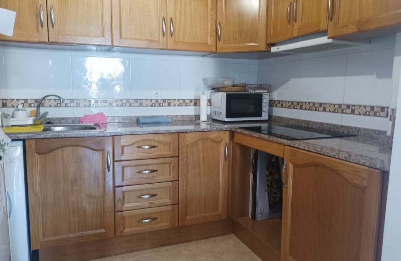 Tweedehands - Appartement / flat -
Daya Nueva - Av. Almoradi