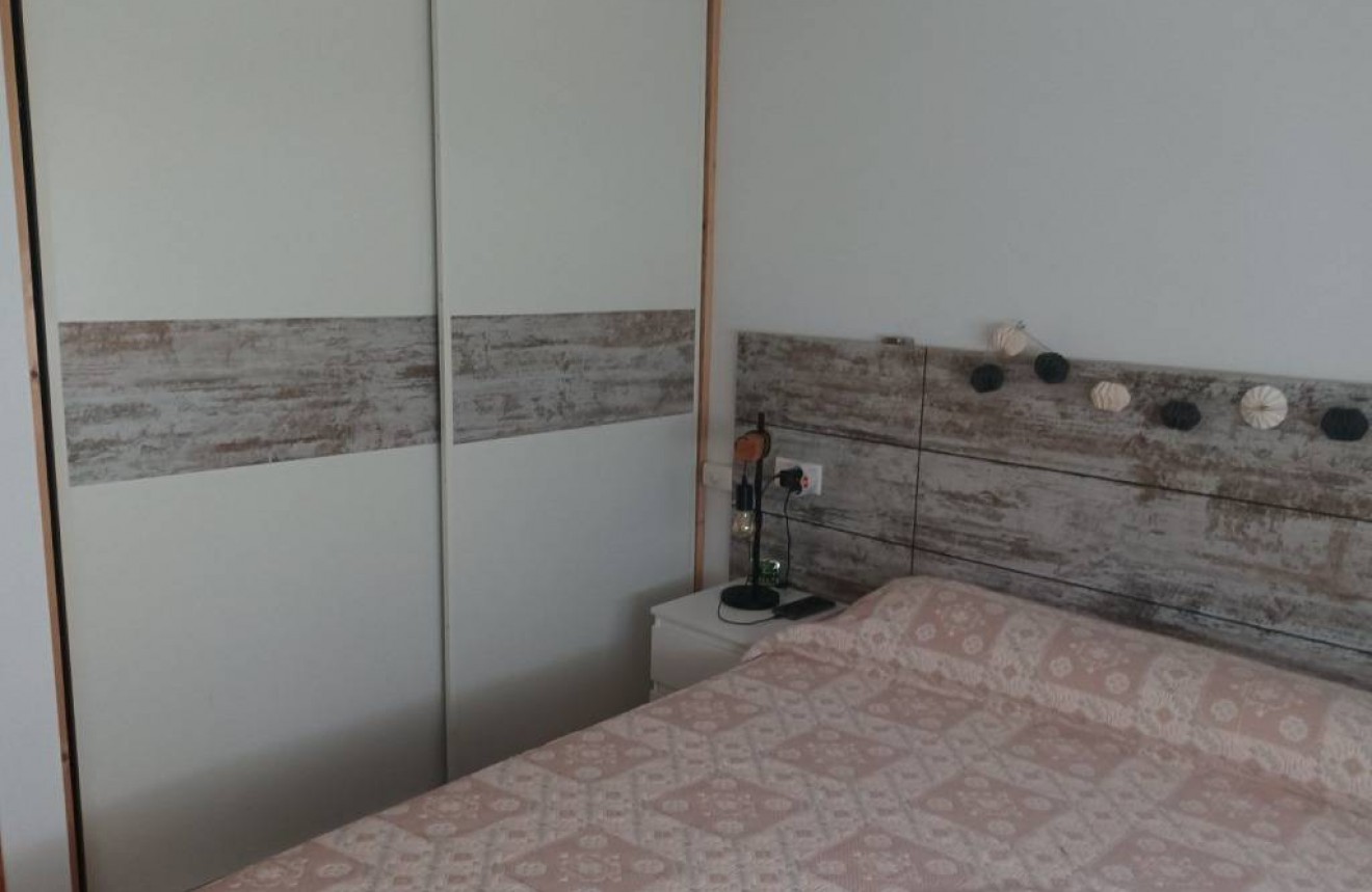 Tweedehands - Appartement / flat -
Daya Nueva - Av. Almoradi