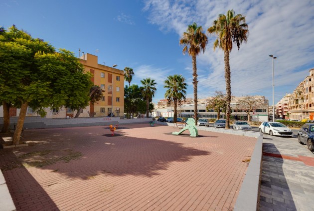 Resale - Apartment / flat -
Torrevieja - Costa Blanca