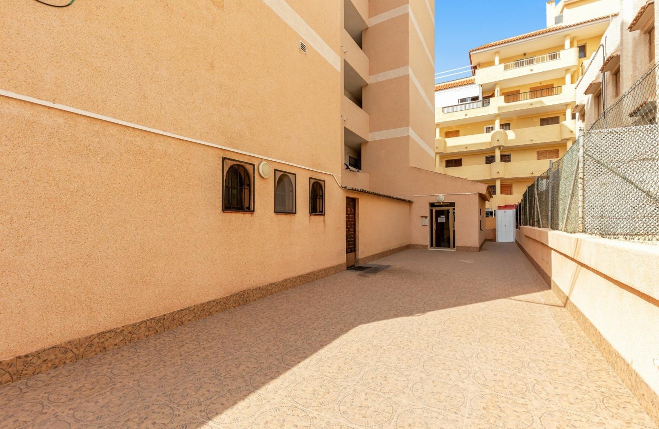 Resale - Apartment / flat -
Torrevieja - La Mata