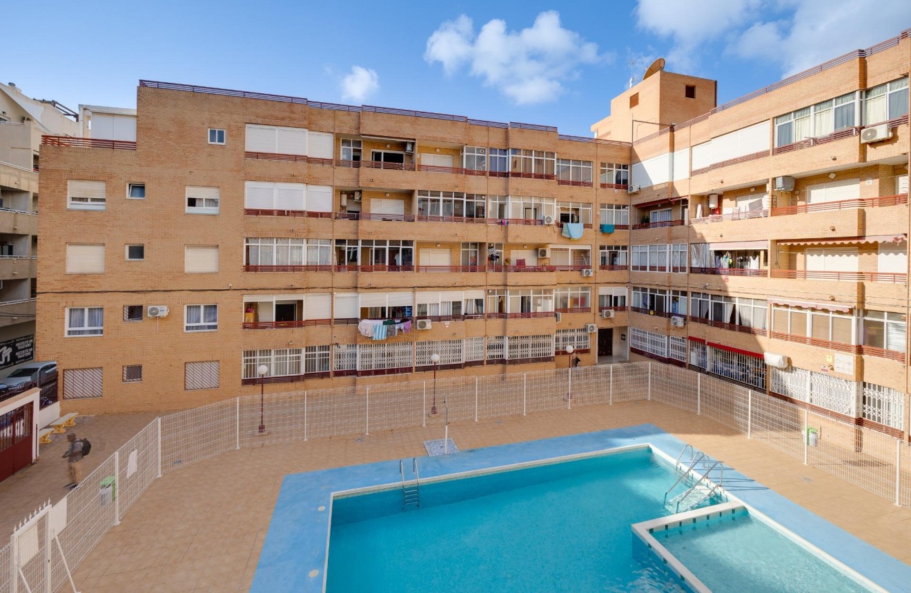 Segunda mano - Apartamento / piso -
Torrevieja - Centro