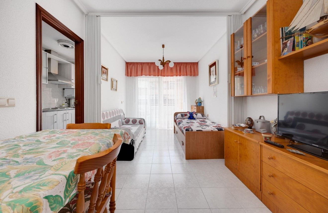 Tweedehands - Appartement / flat -
Torrevieja - Centro