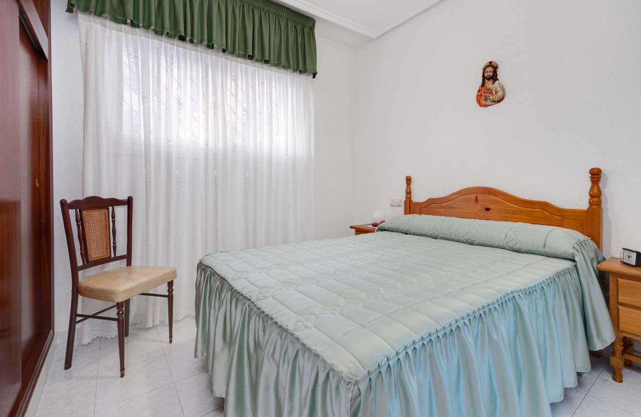 Resale - Apartment / flat -
Torrevieja - Centro