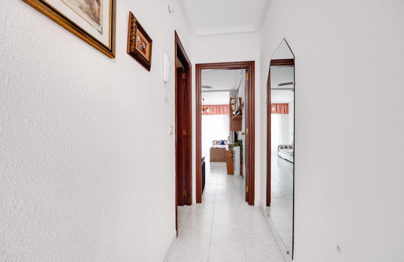 Tweedehands - Appartement / flat -
Torrevieja - Centro