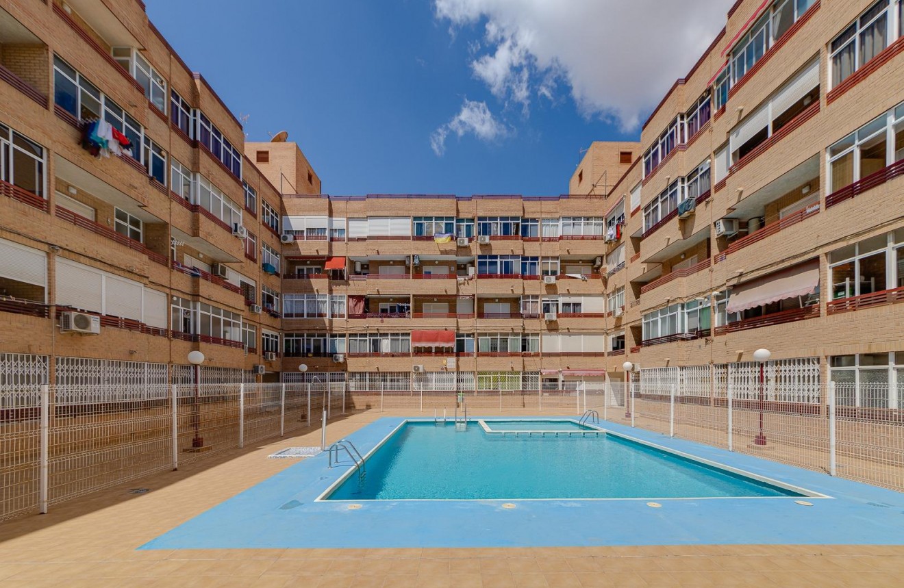 Aus zweiter Hand - Wohnung -
Torrevieja - Centro