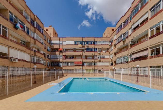 Resale - Apartment / flat -
Torrevieja - Centro