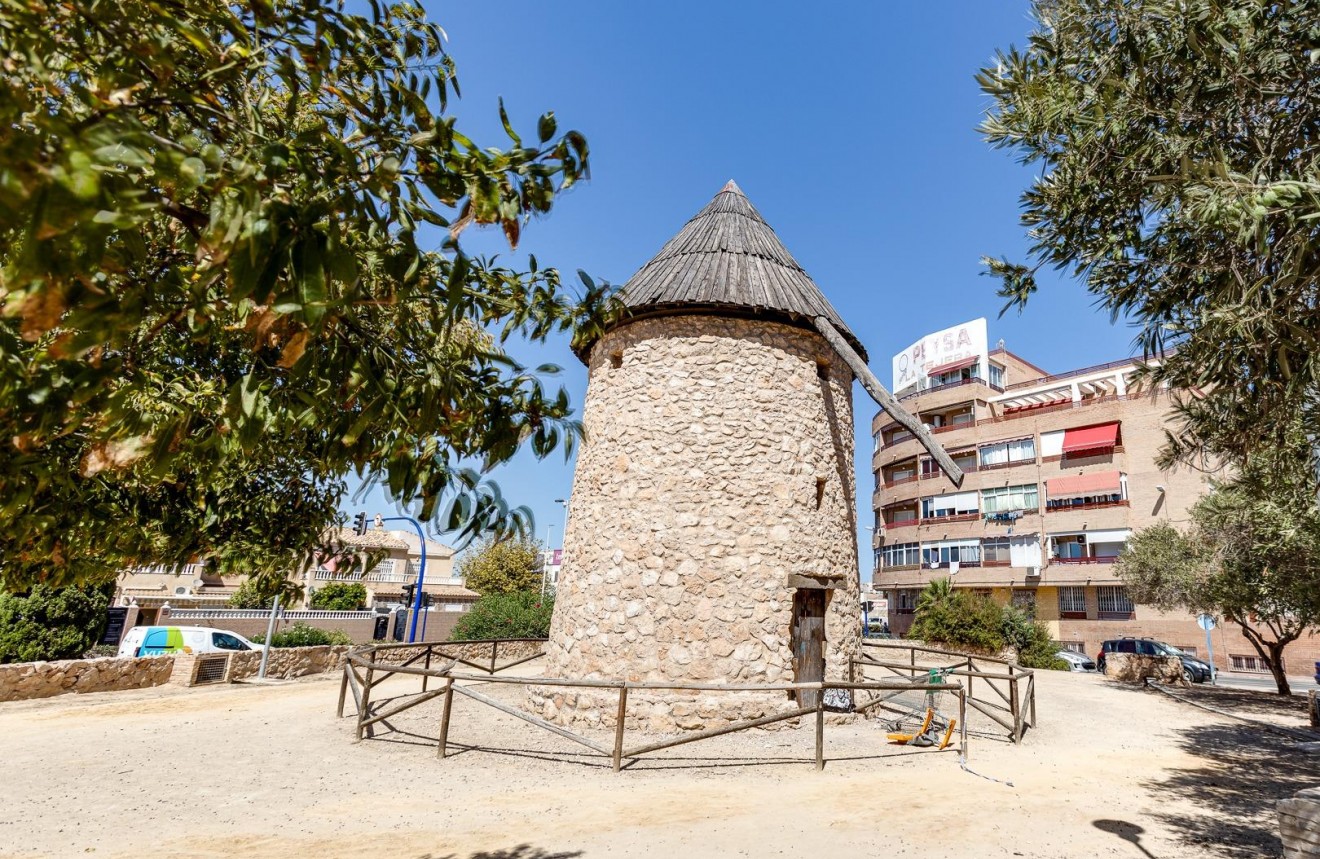 Segunda mano - Apartamento / piso -
Torrevieja - Centro