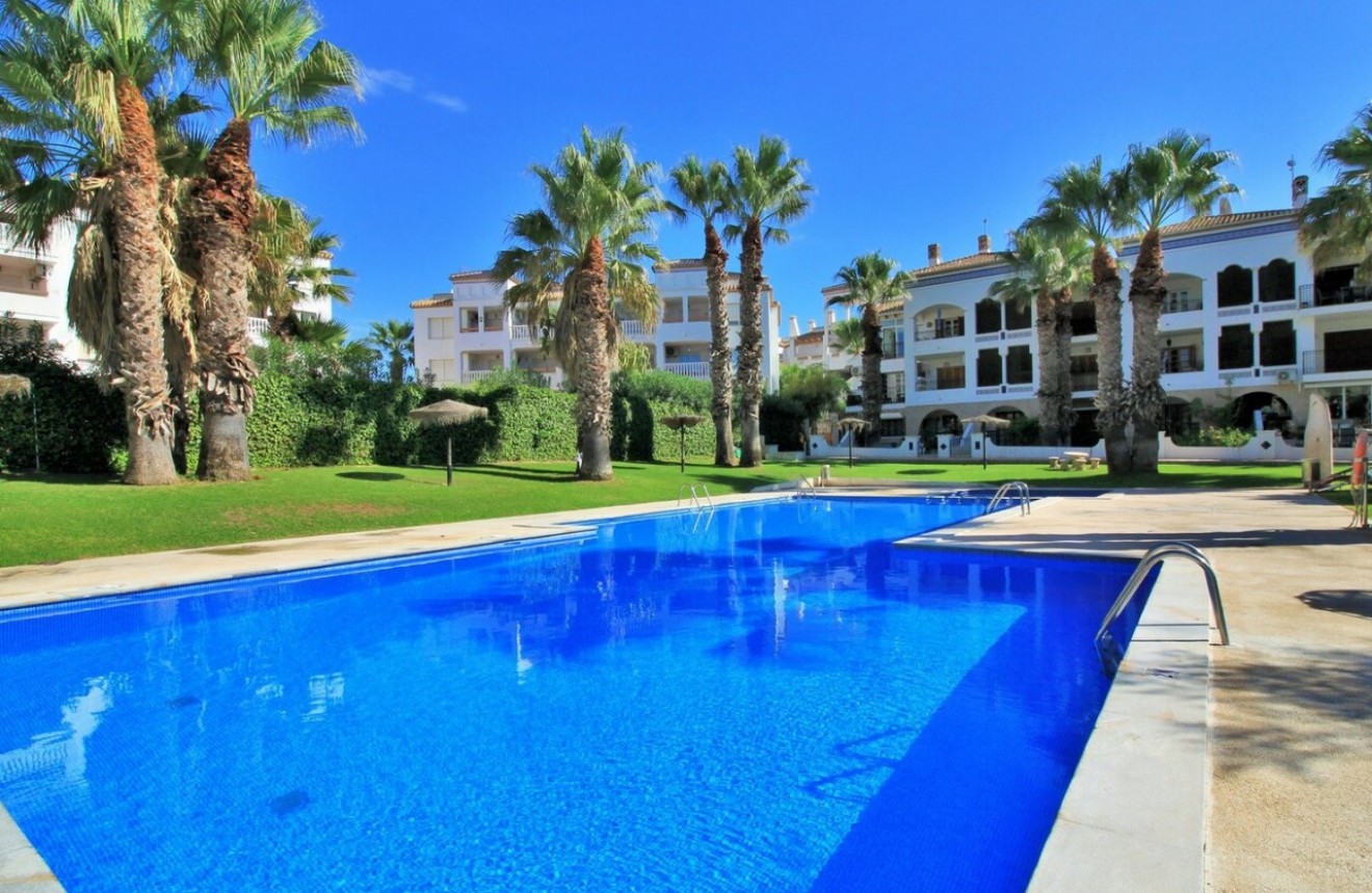 Aus zweiter Hand - Wohnung -
Villamartin - Costa Blanca