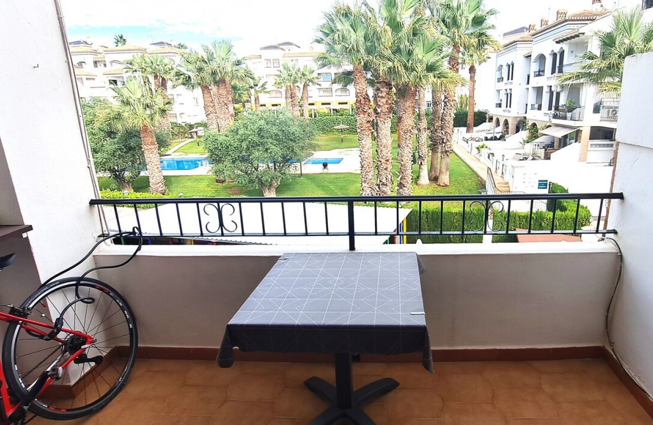 Aus zweiter Hand - Wohnung -
Villamartin - Costa Blanca