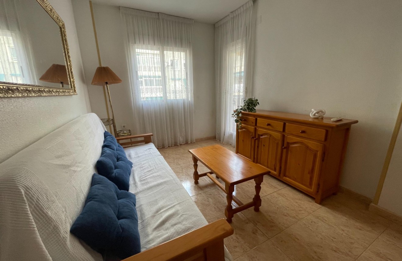 Aus zweiter Hand - Wohnung -
Torrevieja - Playa del Cura