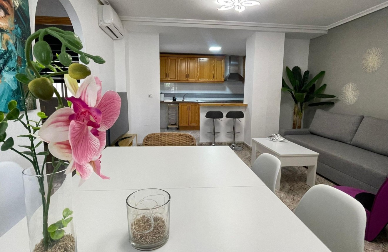 Resale - Apartment / flat -
Orihuela Costa - La Zenia