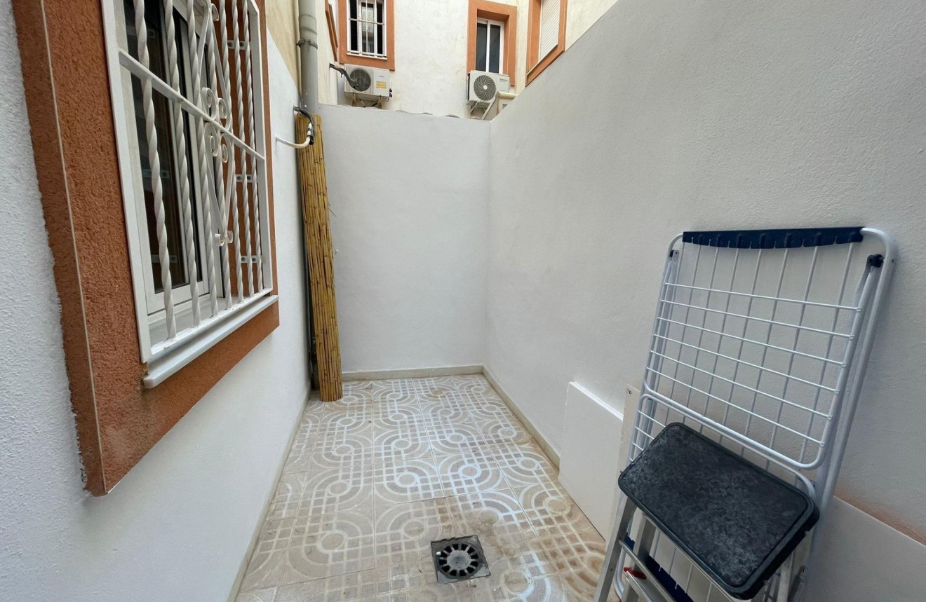 Resale - Apartment / flat -
Orihuela Costa - La Zenia