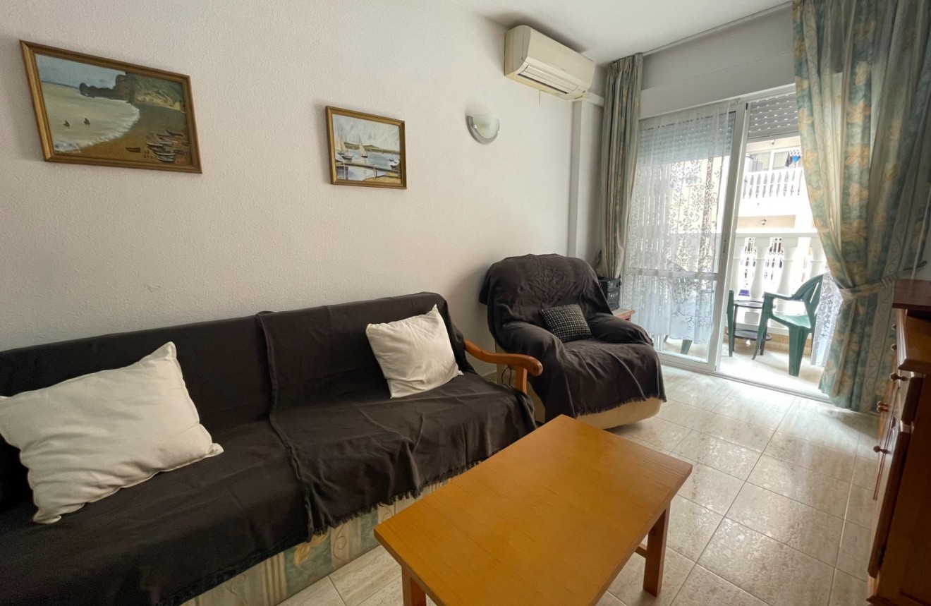 Resale - Apartment / flat -
Torrevieja - Estacion de autobuses