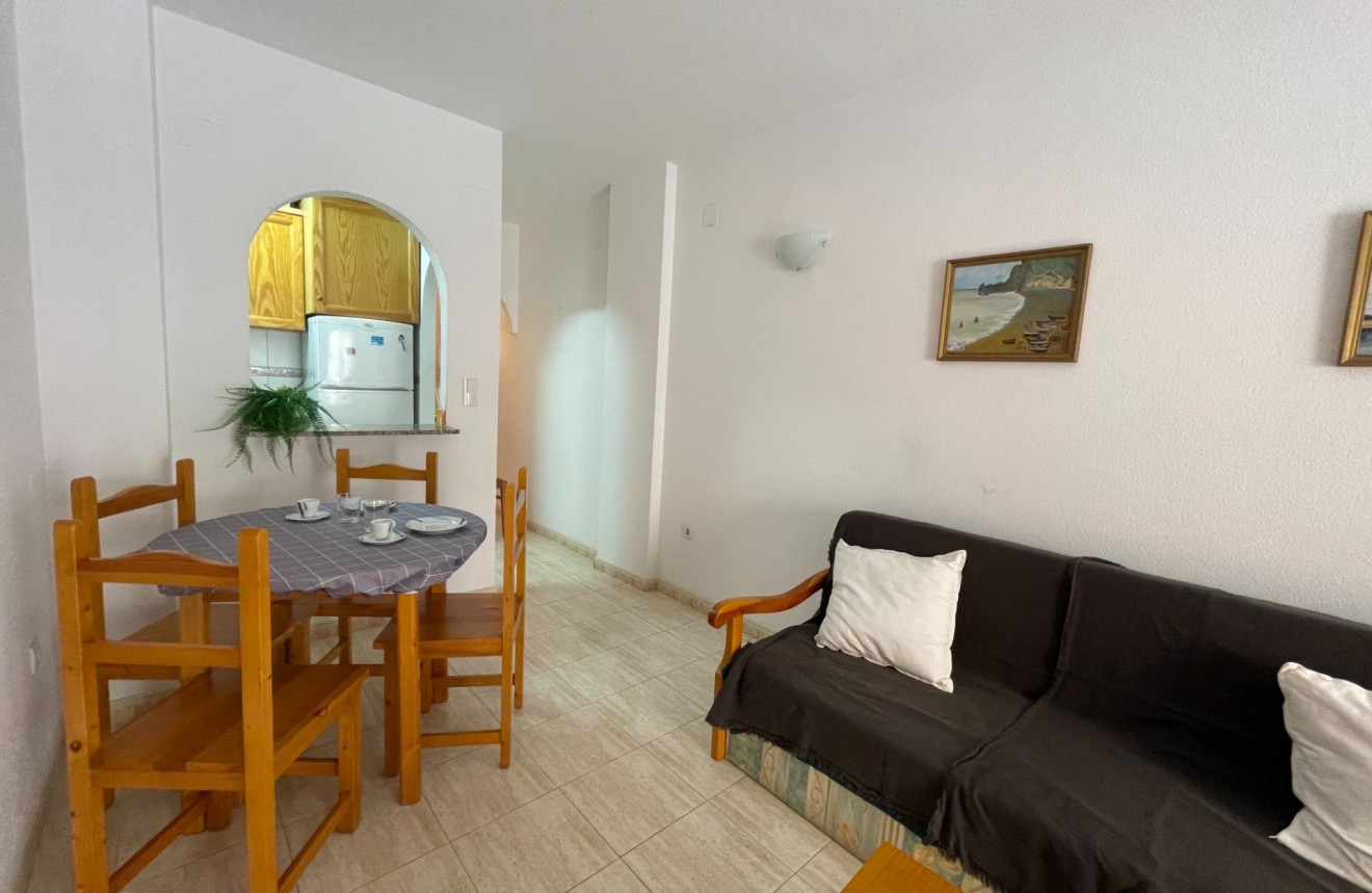 Tweedehands - Appartement / flat -
Torrevieja - Estacion de autobuses