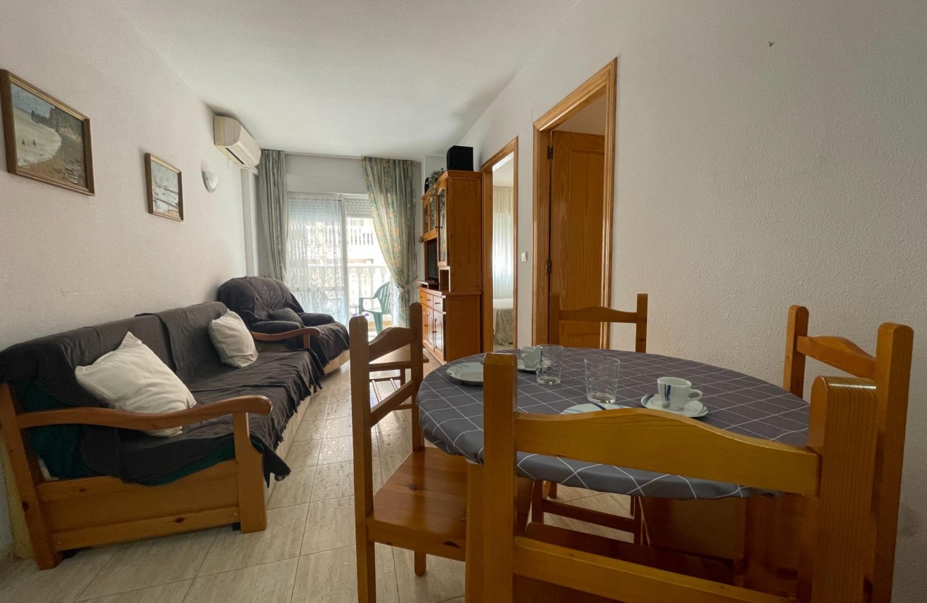 Tweedehands - Appartement / flat -
Torrevieja - Estacion de autobuses