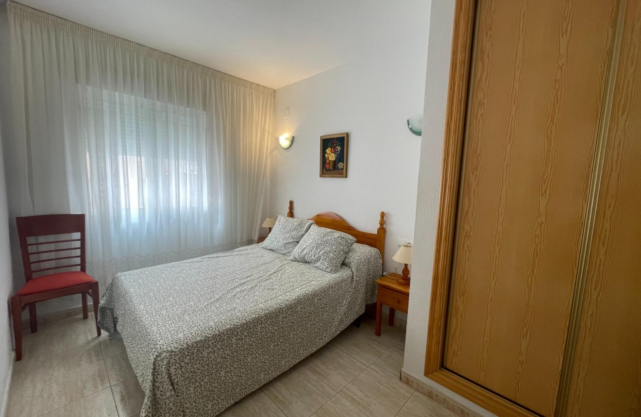 Segunda mano - Apartamento / piso -
Torrevieja - Estacion de autobuses