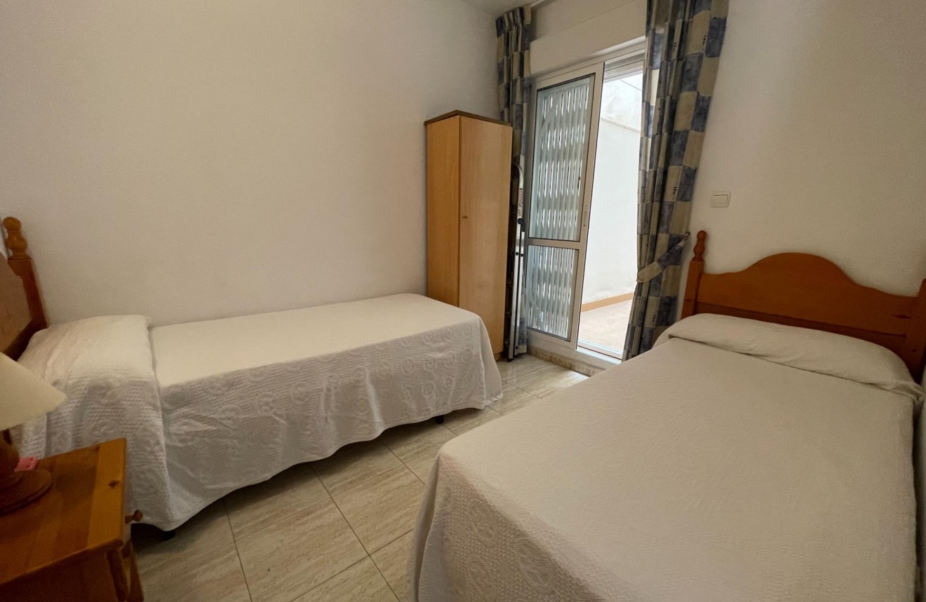 Resale - Apartment / flat -
Torrevieja - Estacion de autobuses