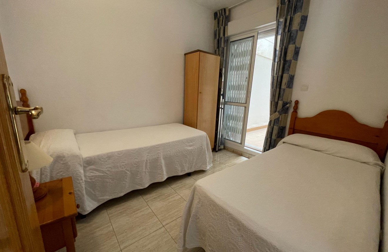 Tweedehands - Appartement / flat -
Torrevieja - Estacion de autobuses