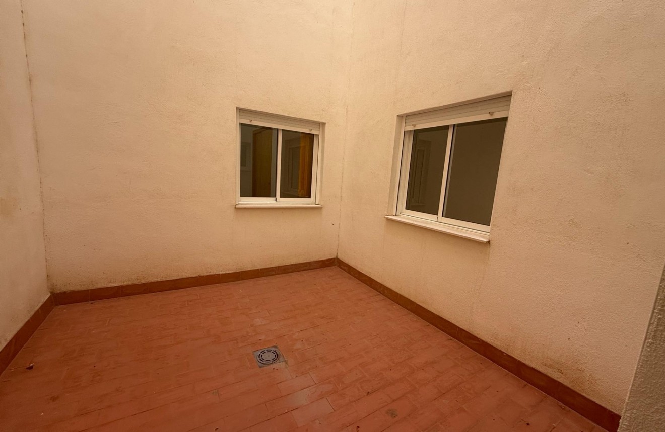 Resale - Apartment / flat -
Torrevieja - Centro