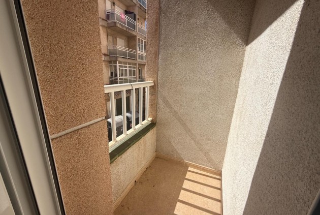 Segunda mano - Apartamento / piso -
Torrevieja - Centro