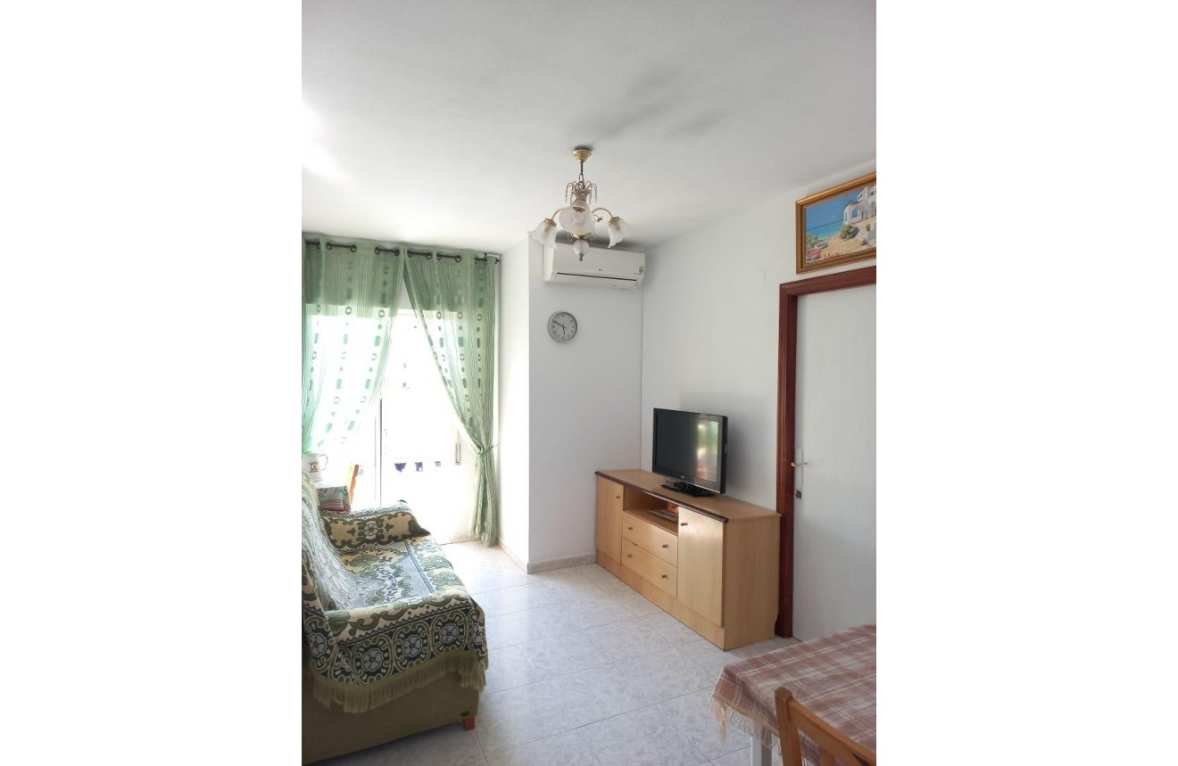 Resale - Apartment / flat -
Torrevieja - Estacion de autobuses