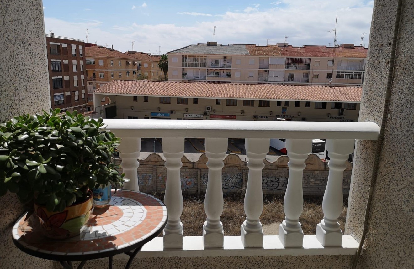 Tweedehands - Appartement / flat -
Torrevieja - Estacion de autobuses