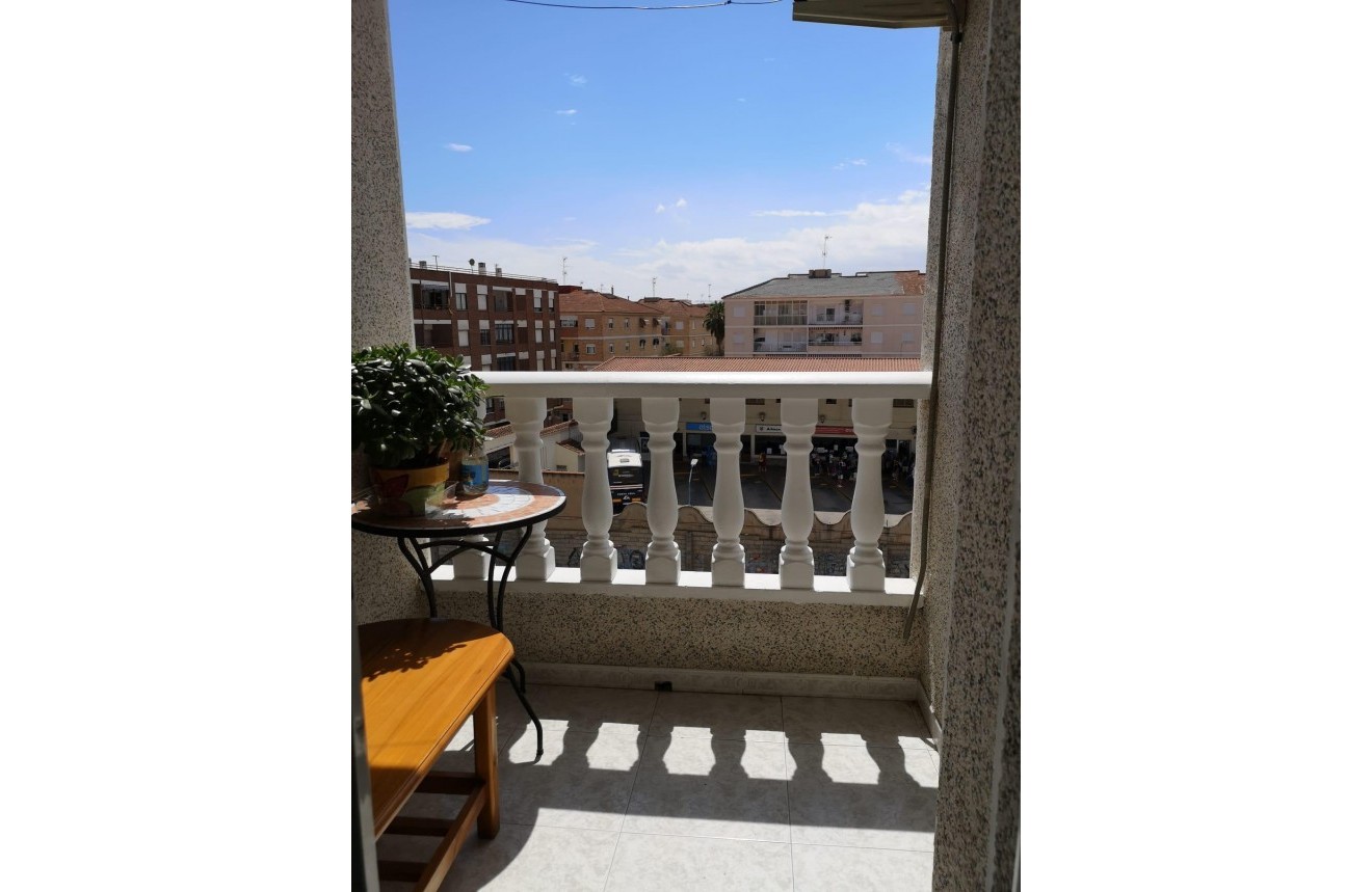 Tweedehands - Appartement / flat -
Torrevieja - Estacion de autobuses