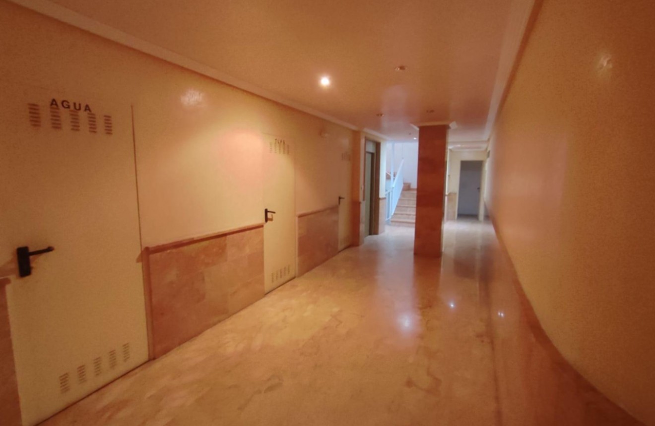 Resale - Apartment / flat -
Torrevieja - Costa Blanca