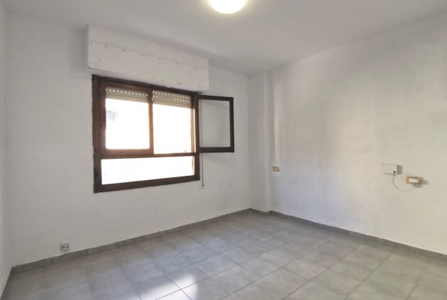 Resale - Apartment / flat -
Torrevieja - Estacion de autobuses