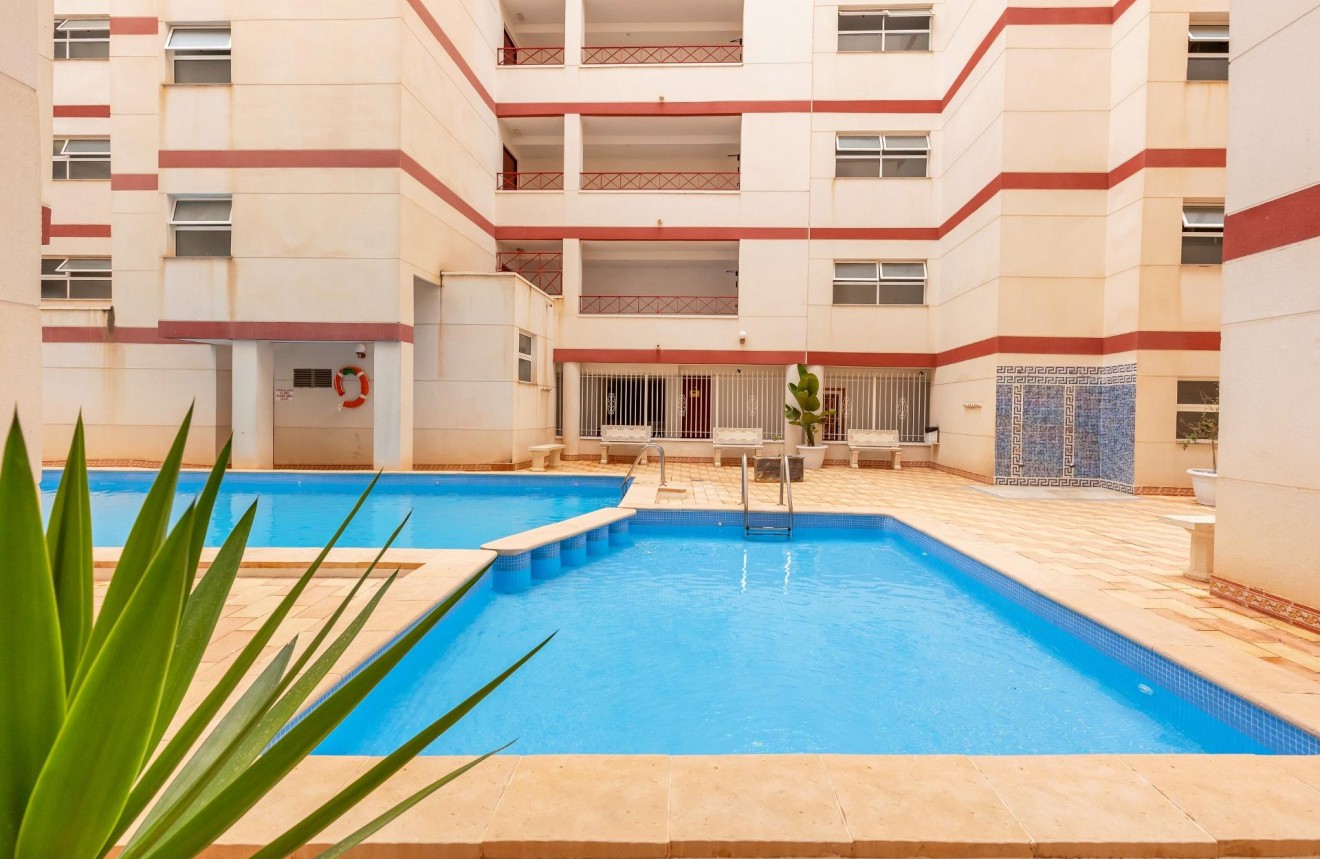 D'occasion - Appartement -
Torrevieja - Centro