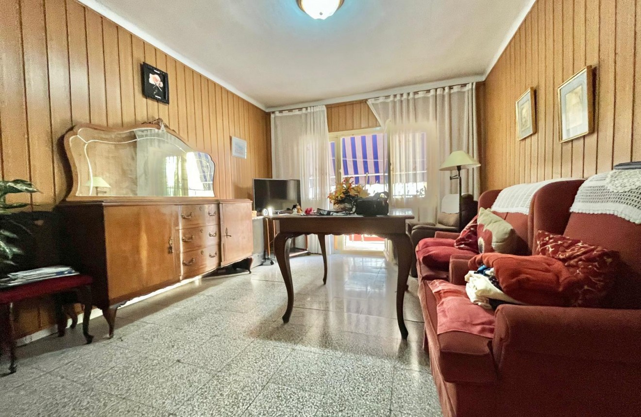 Resale - Apartment / flat -
Torrevieja - Estacion de autobuses