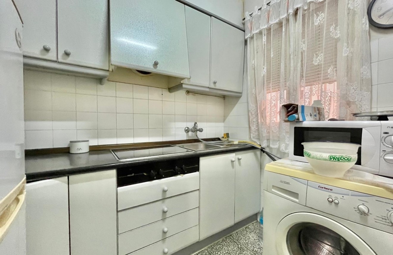 Resale - Apartment / flat -
Torrevieja - Estacion de autobuses