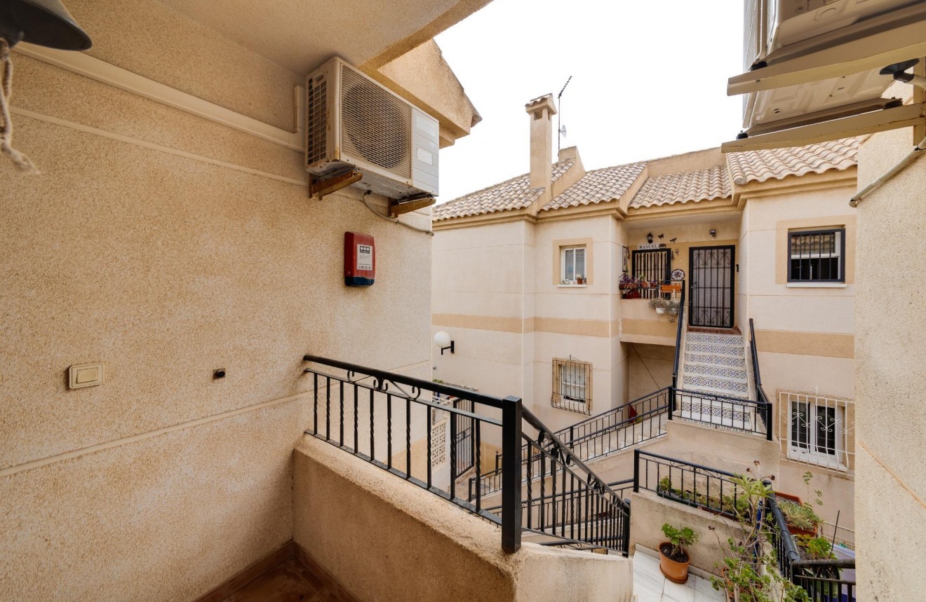 Z drugiej ręki - Bungalow -
Torrevieja - Aguas Nuevas 2