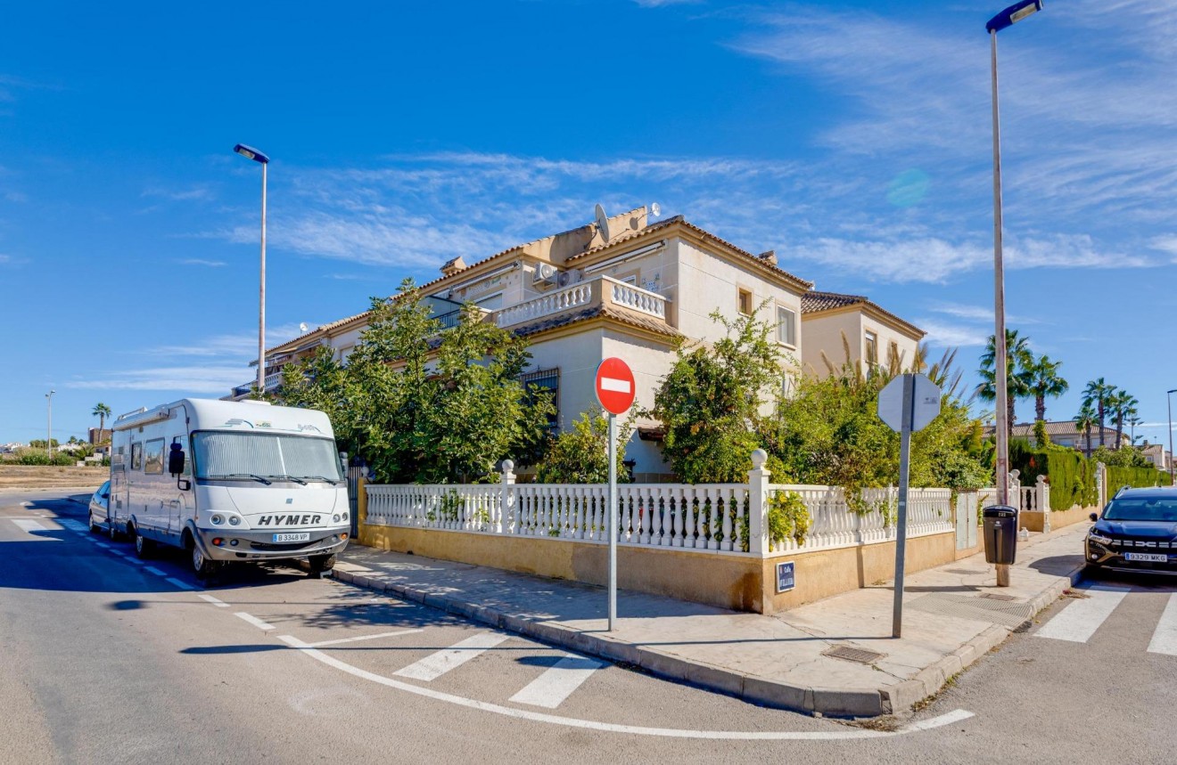 Z drugiej ręki - Bungalow -
Torrevieja - Aguas Nuevas 2