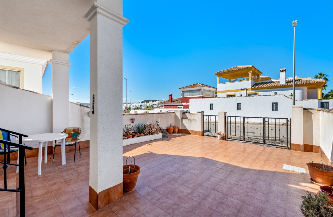 Segunda mano - Apartamento / piso -
Orihuela - Inland