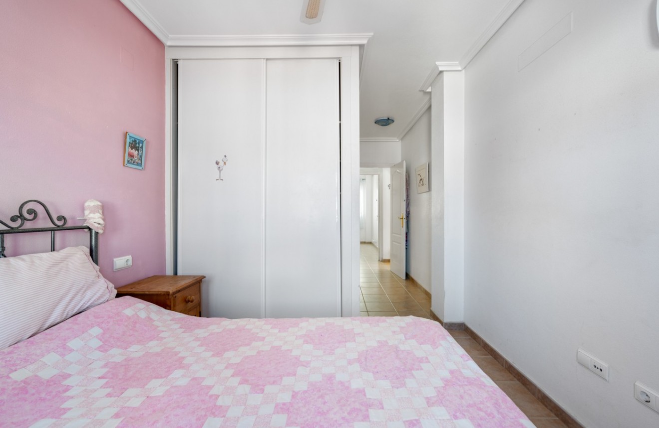 Tweedehands - Appartement / flat -
Orihuela - Inland