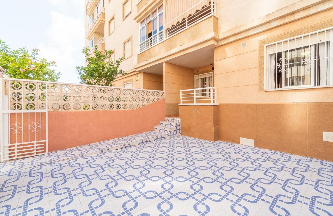 Resale - Apartment / flat -
Torrevieja - Nueva Torrevieja