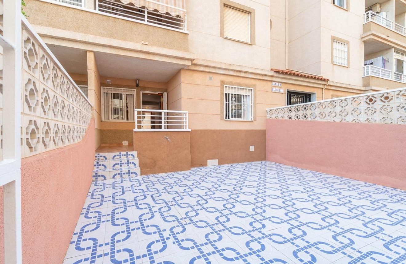 Resale - Apartment / flat -
Torrevieja - Nueva Torrevieja