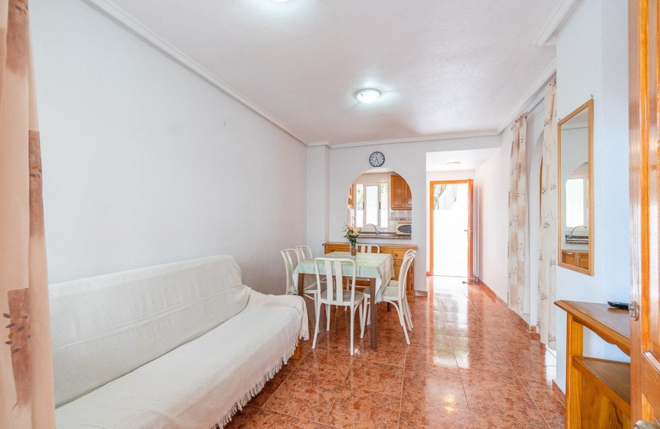 Resale - Apartment / flat -
Torrevieja - Nueva Torrevieja