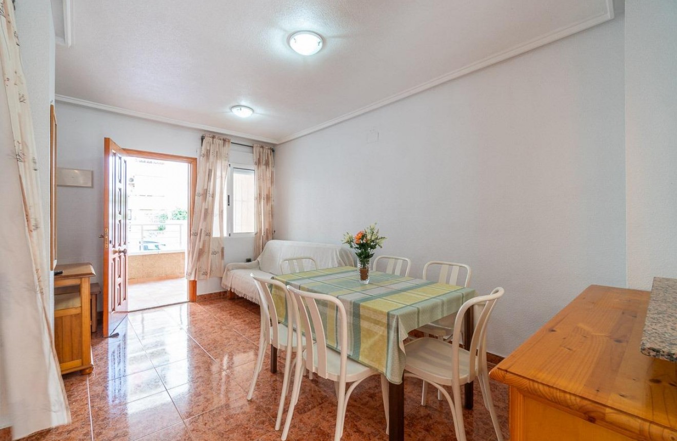 Resale - Apartment / flat -
Torrevieja - Nueva Torrevieja