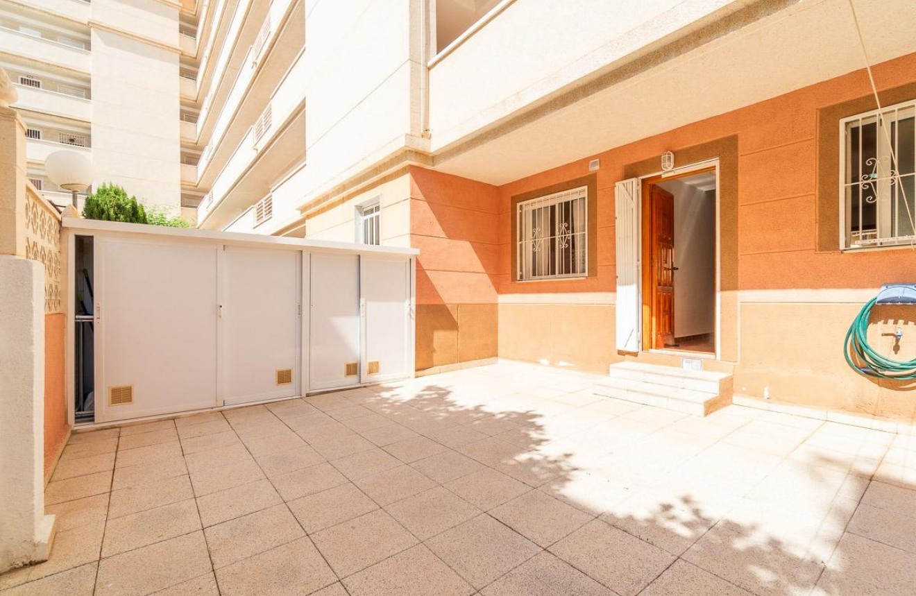 Resale - Apartment / flat -
Torrevieja - Nueva Torrevieja