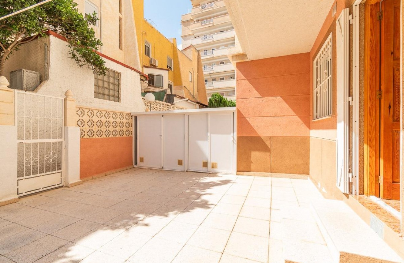 Resale - Apartment / flat -
Torrevieja - Nueva Torrevieja