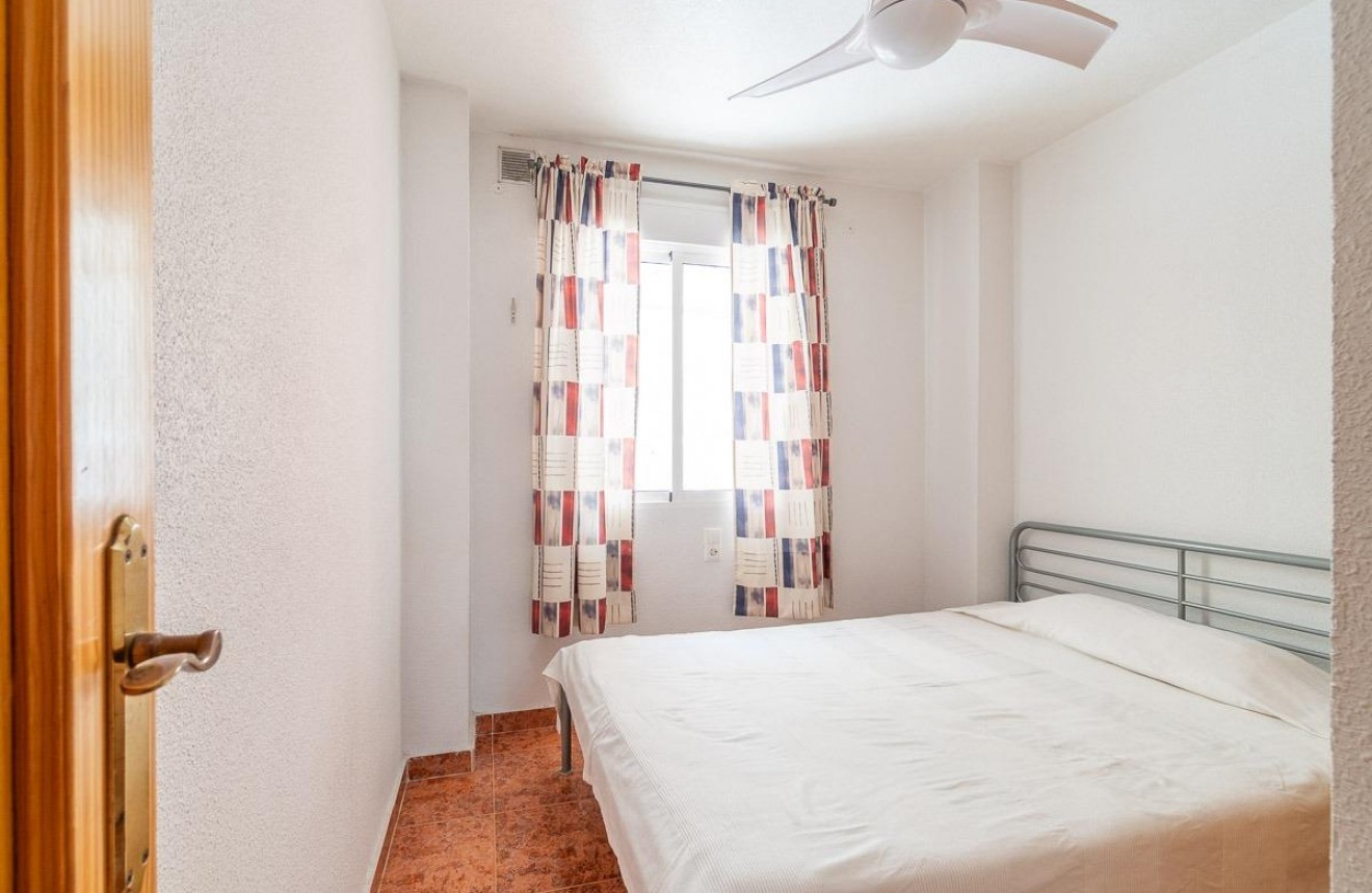 Resale - Apartment / flat -
Torrevieja - Nueva Torrevieja