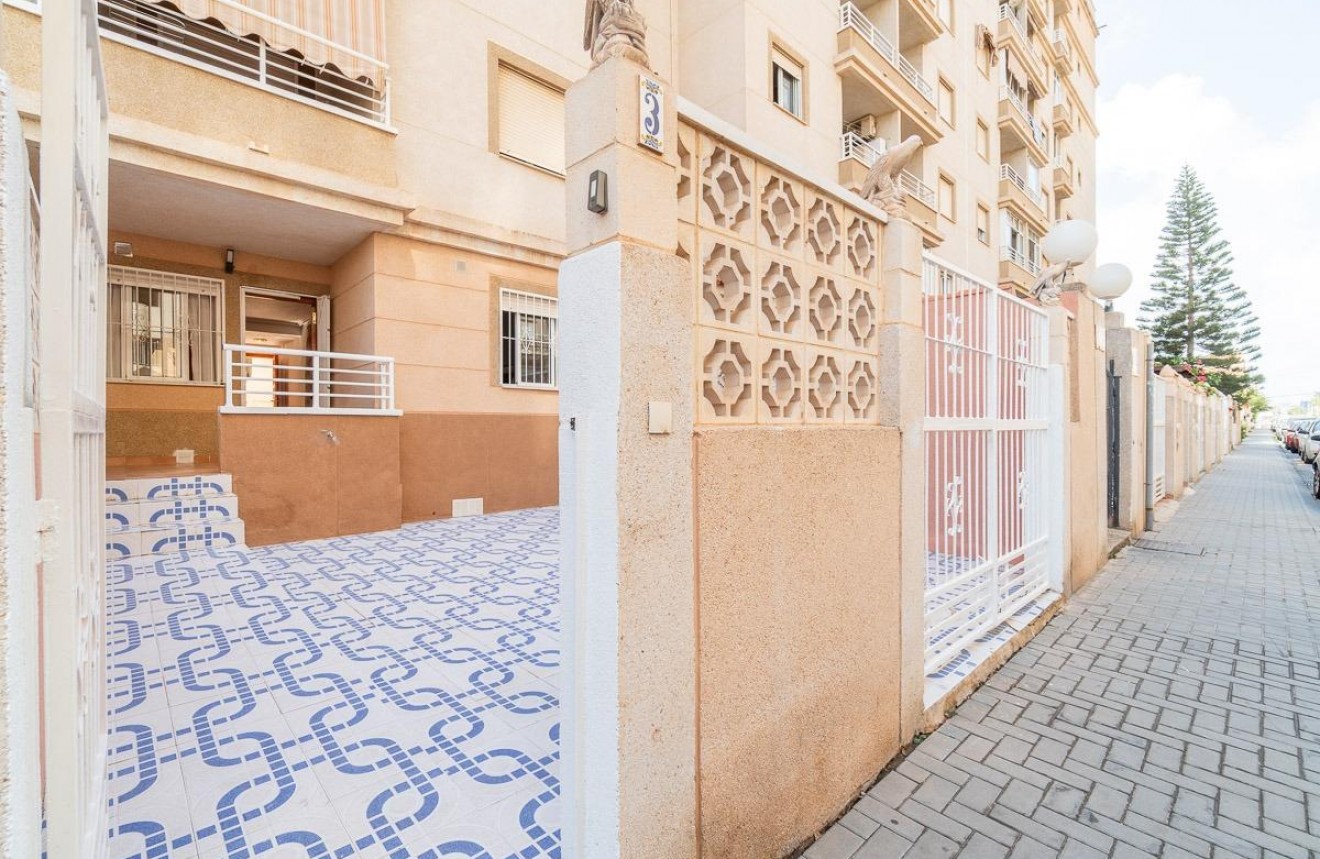 Resale - Apartment / flat -
Torrevieja - Nueva Torrevieja